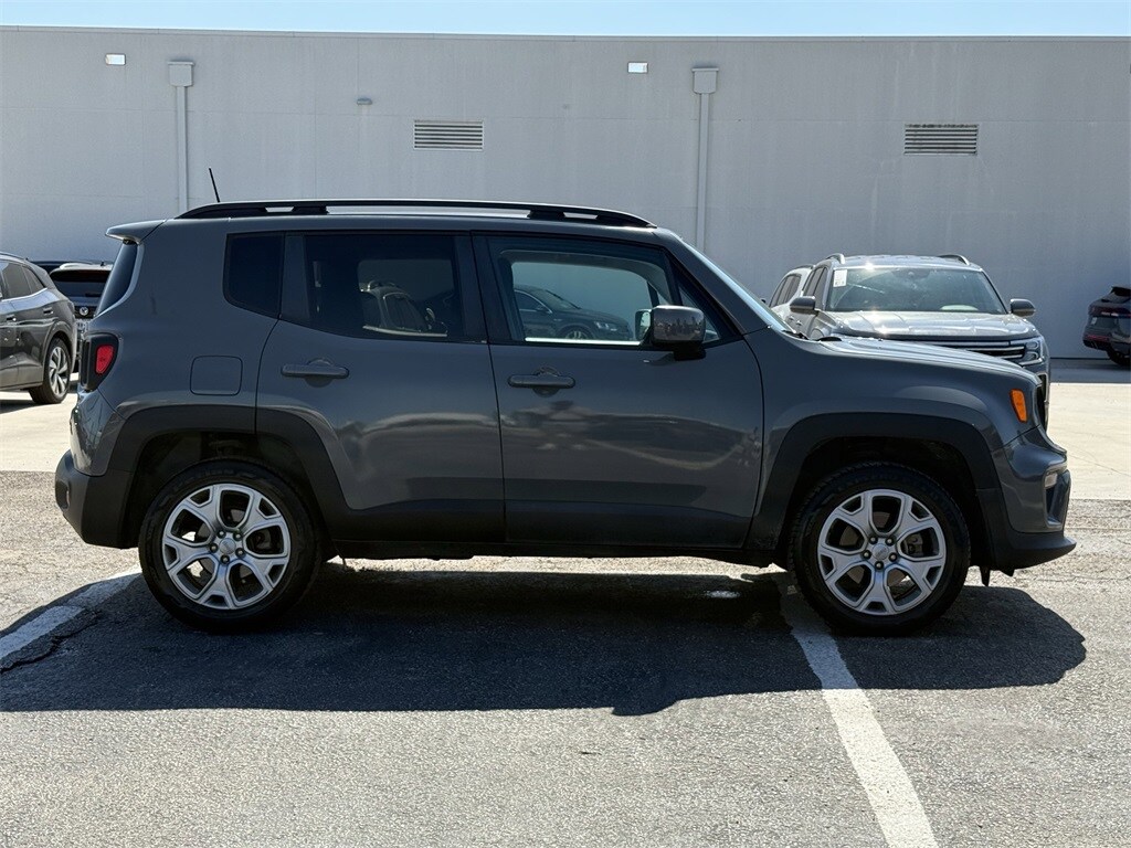 2019 Jeep Renegade Latitude photo 4