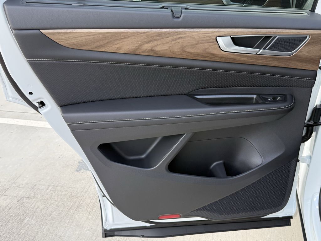 2026 Volkswagen Atlas SE w/Tech - Photo 23
