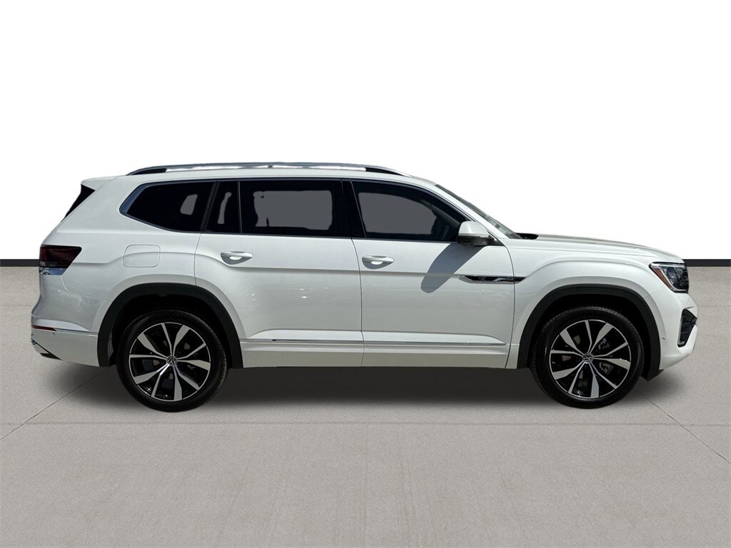 2026 Volkswagen Atlas SEL Premium R-Line photo 2
