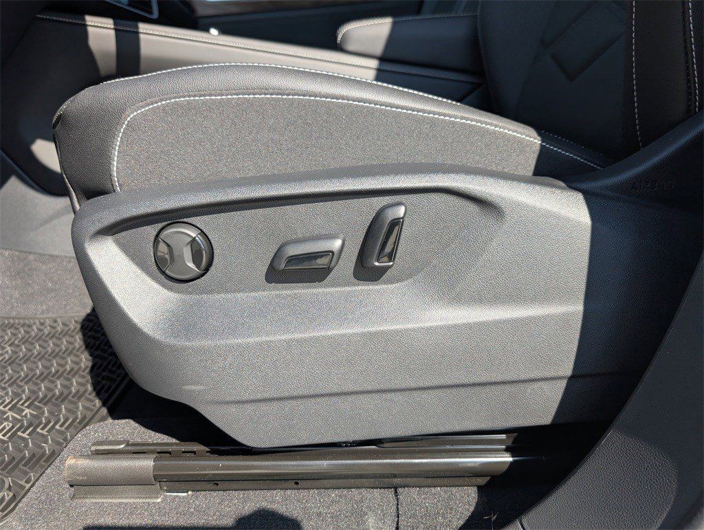 2026 Volkswagen Atlas SE - Photo 13