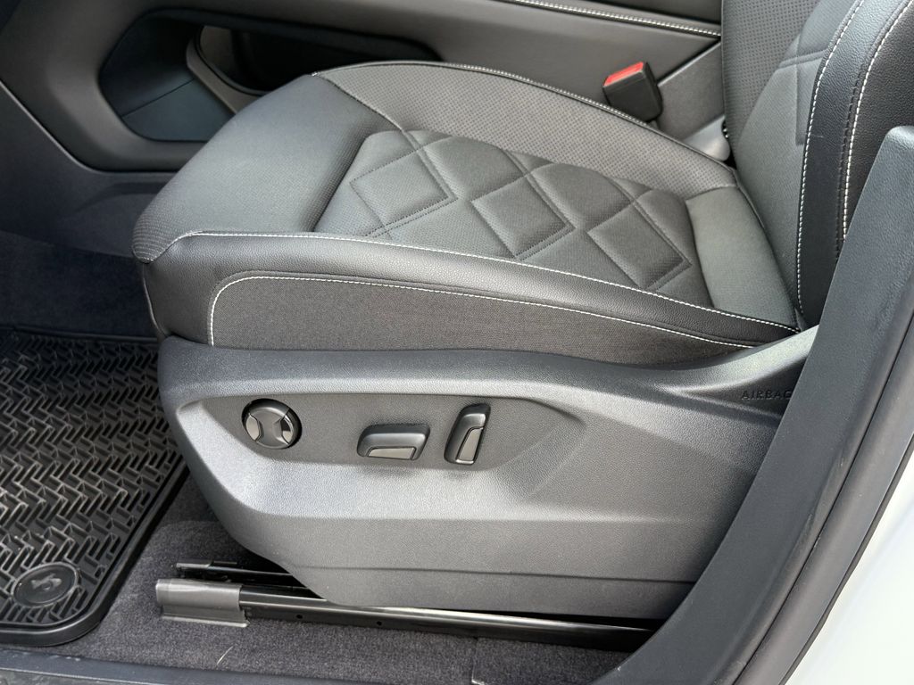 2026 Volkswagen Atlas SE w/Tech - Photo 13