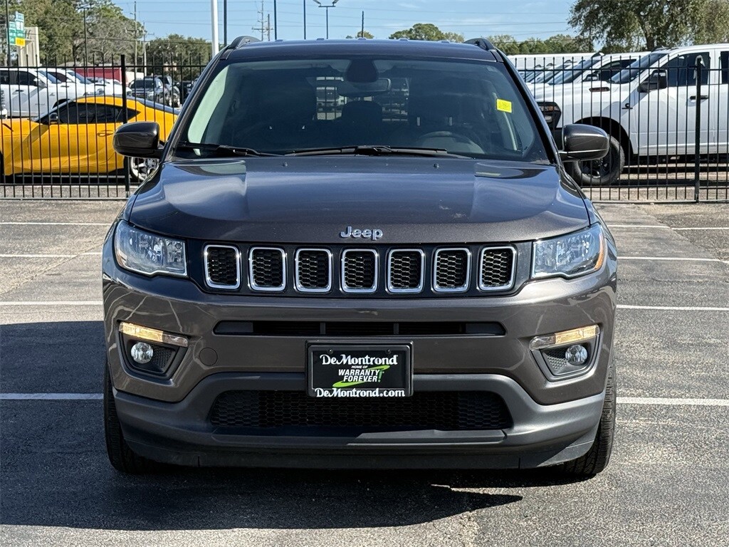 2019 Jeep Compass Latitude photo 2
