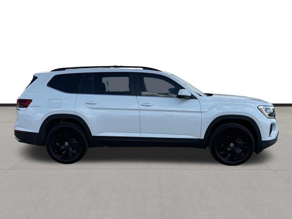 2026 Volkswagen Atlas SE w/Tech - Photo 4