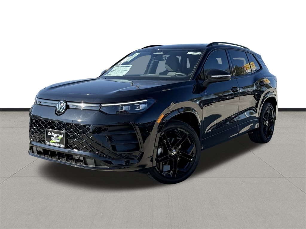2026 Volkswagen Tiguan SE R-LINE BLACK's photo