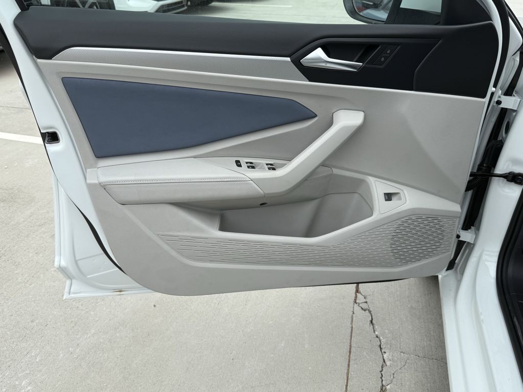 2026 Volkswagen Jetta SE - Photo 10