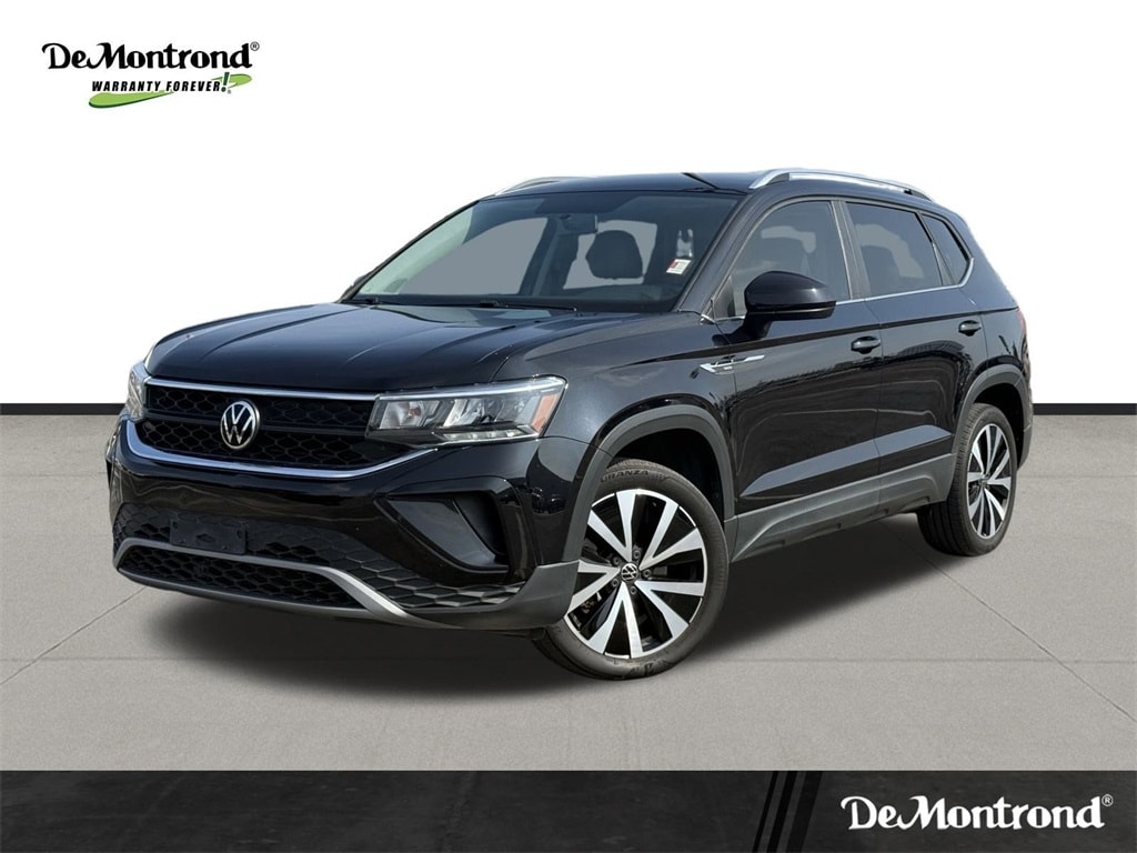 2022 Volkswagen Taos SE's photo