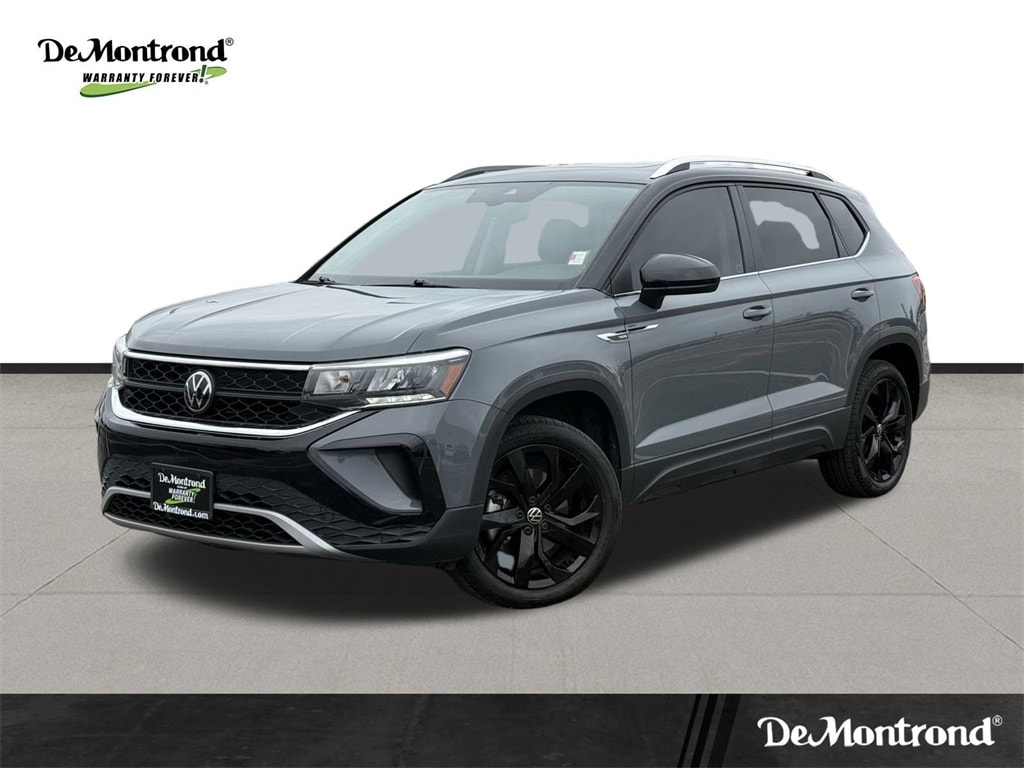 2023 Volkswagen Taos SE's photo