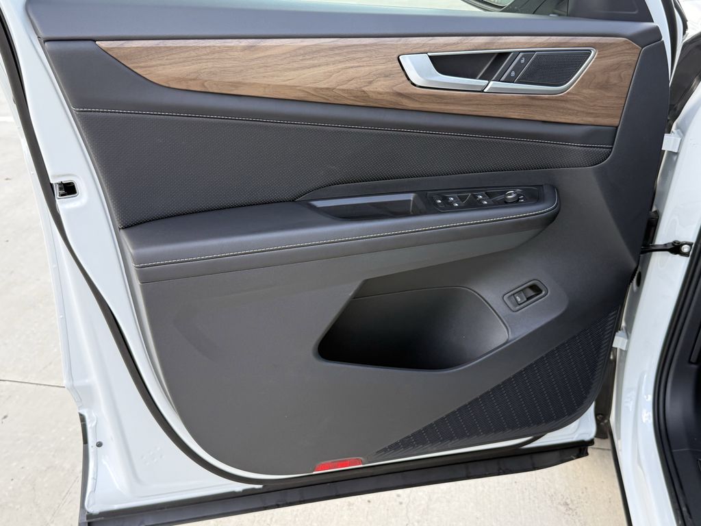 2026 Volkswagen Atlas SE w/Tech - Photo 10