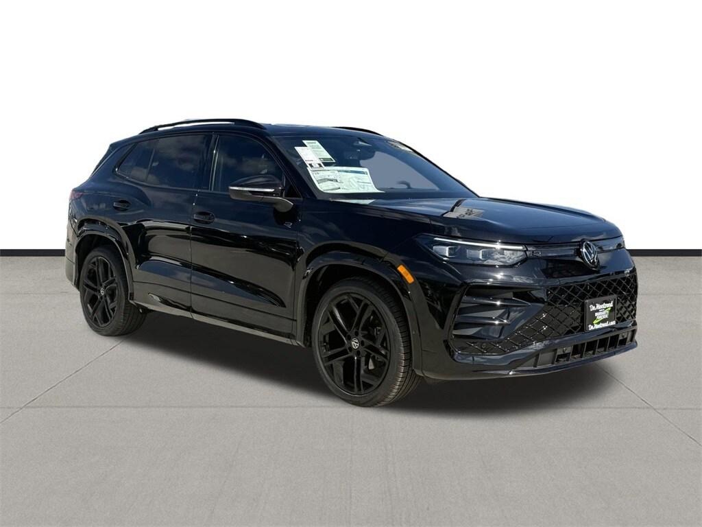 2026 Volkswagen Tiguan SE R-Line Black photo 3