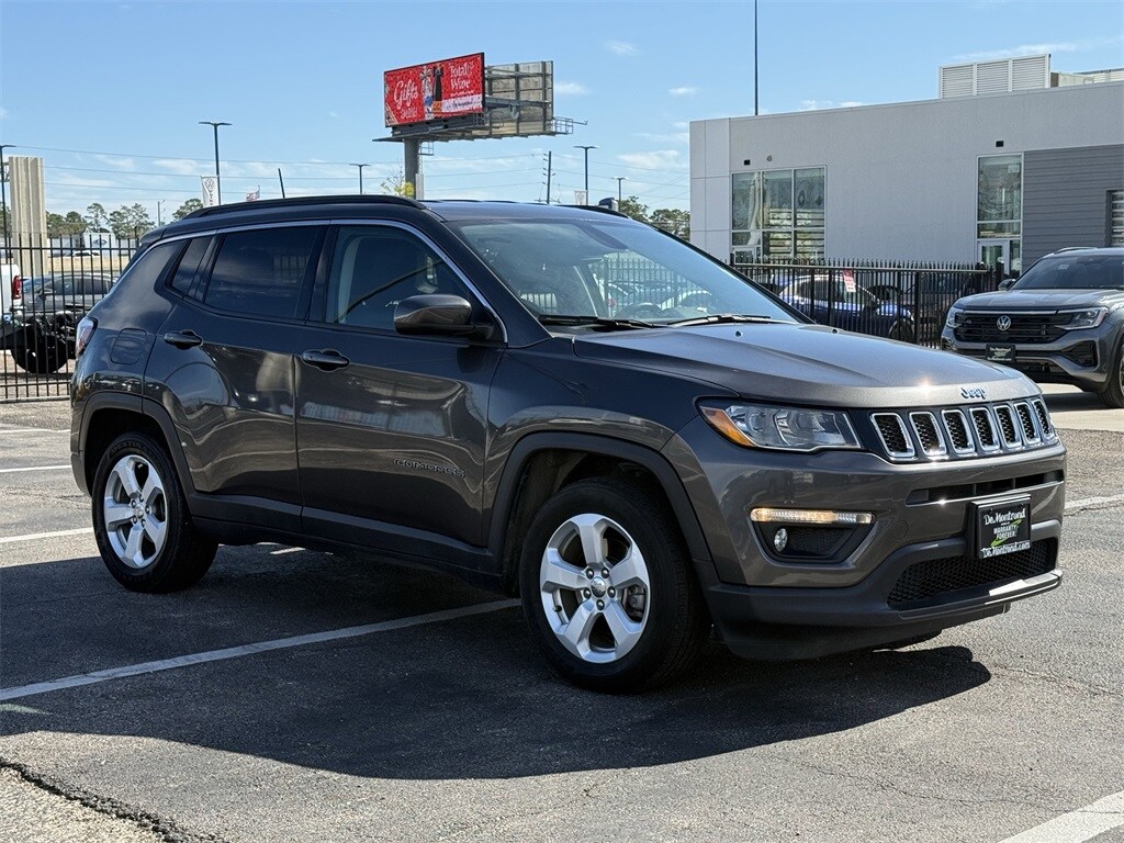 2019 Jeep Compass Latitude photo 3