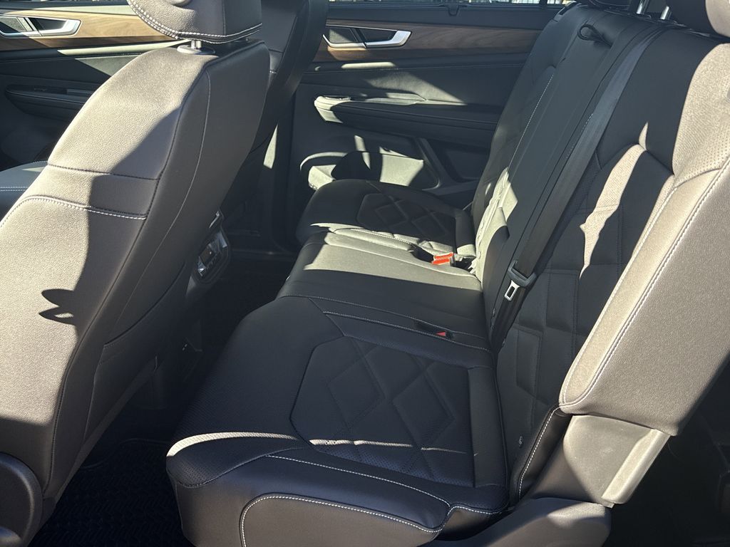 2026 Volkswagen Atlas SE w/Tech - Photo 23