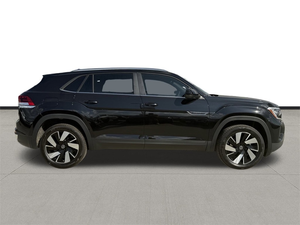 New 2026 Volkswagen Atlas Cross Sport 2.0T SE w/Technology SUV