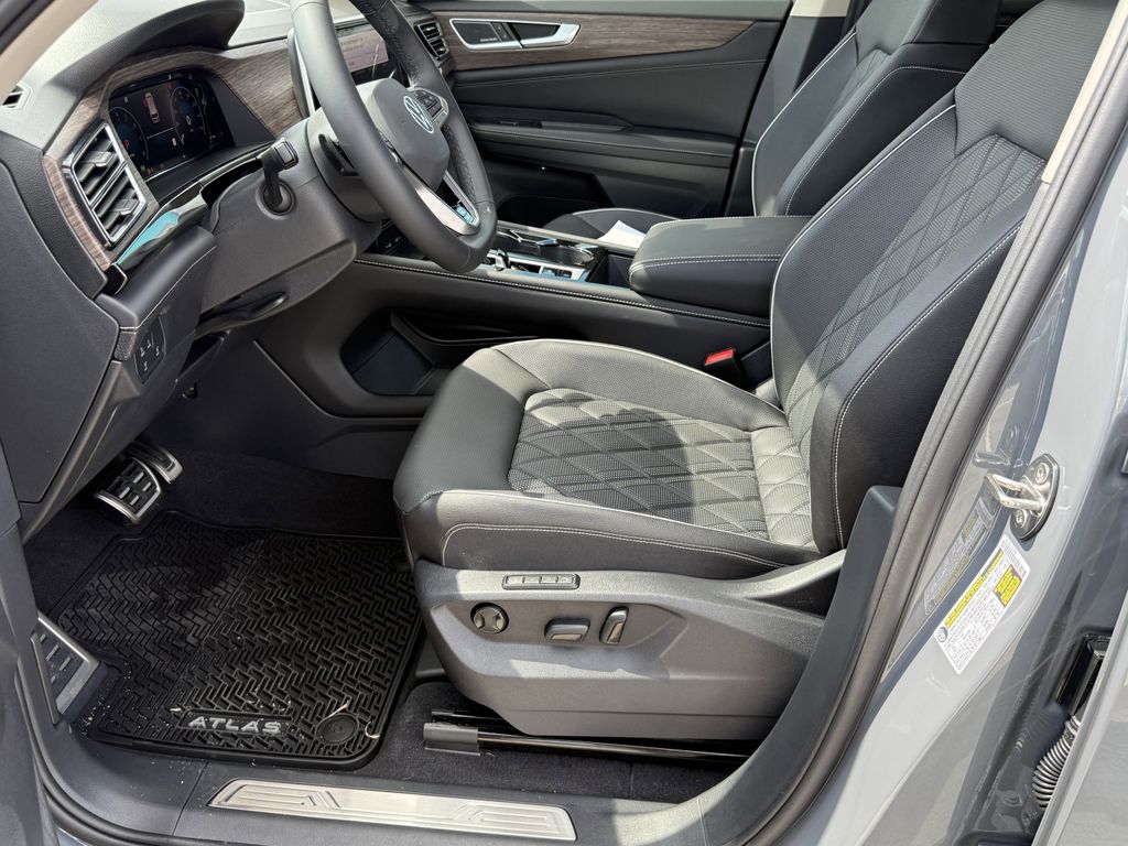 2026 Volkswagen Atlas SEL Premium R-Line - Photo 12