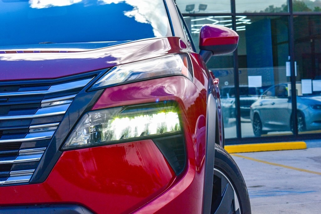 2024 Nissan Rogue SV photo 4