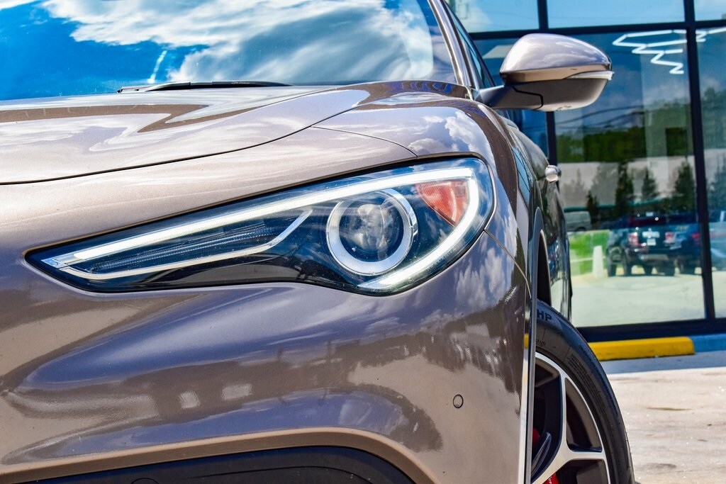 2019 Alfa Romeo Stelvio Ti photo 3