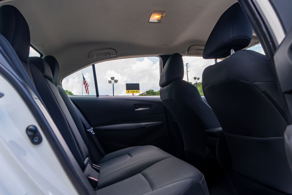 2021 Toyota Corolla LE - Photo 17