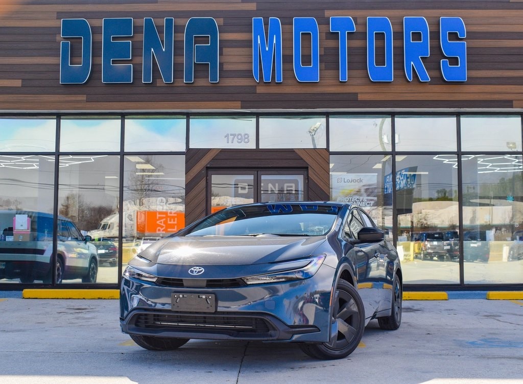 2024 Toyota Prius LE's photo