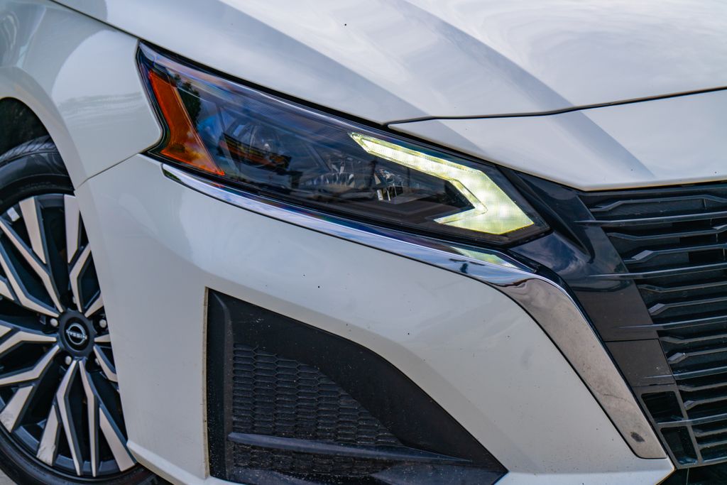 2025 Nissan Altima SV - Photo 8