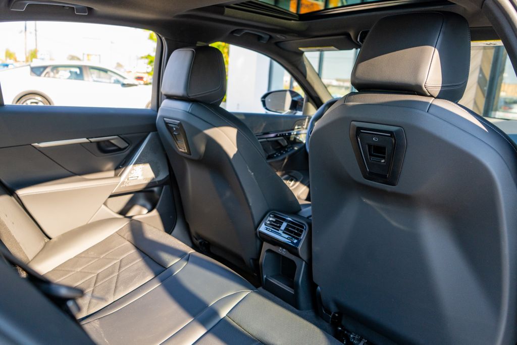 2025 BMW i5 40 - Photo 44