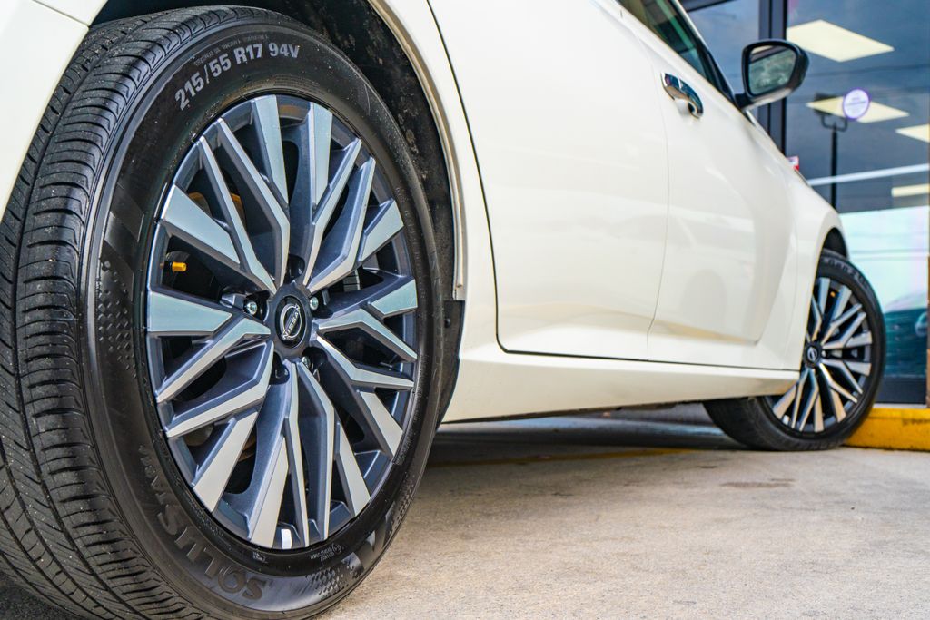 2025 Nissan Altima SV - Photo 23
