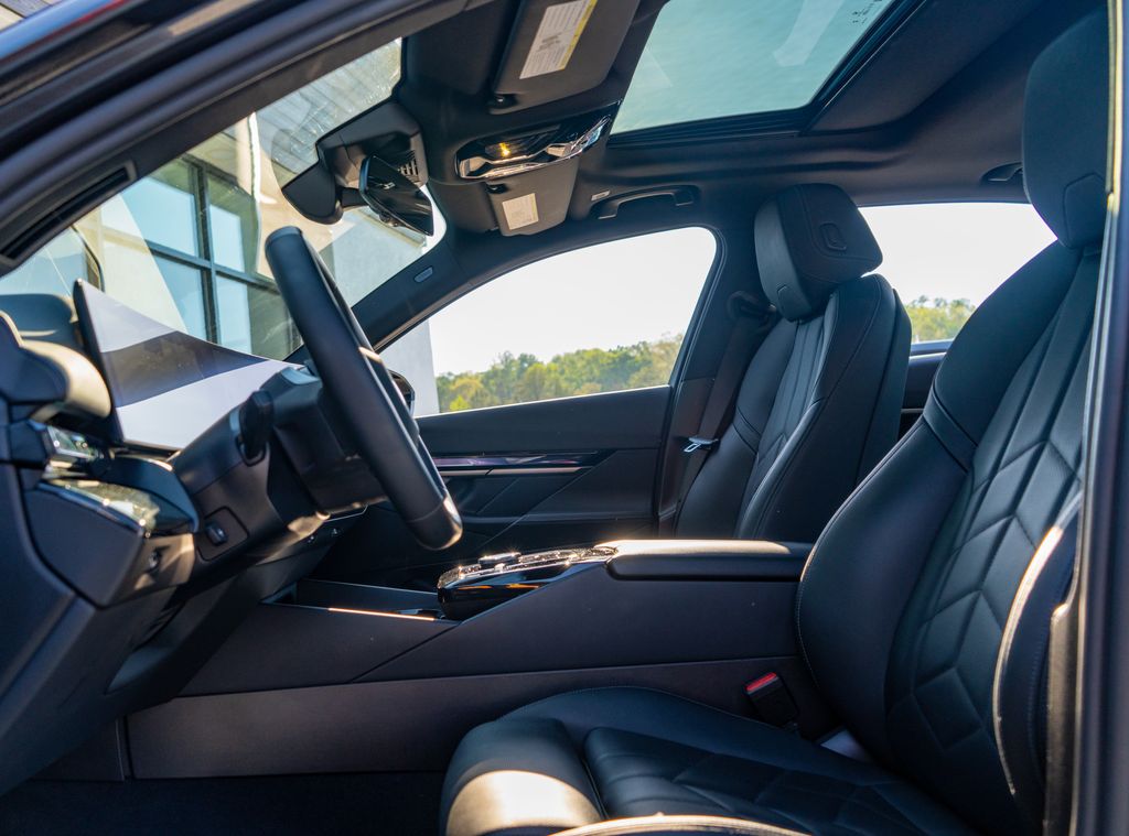 2025 BMW i5 40 - Photo 37