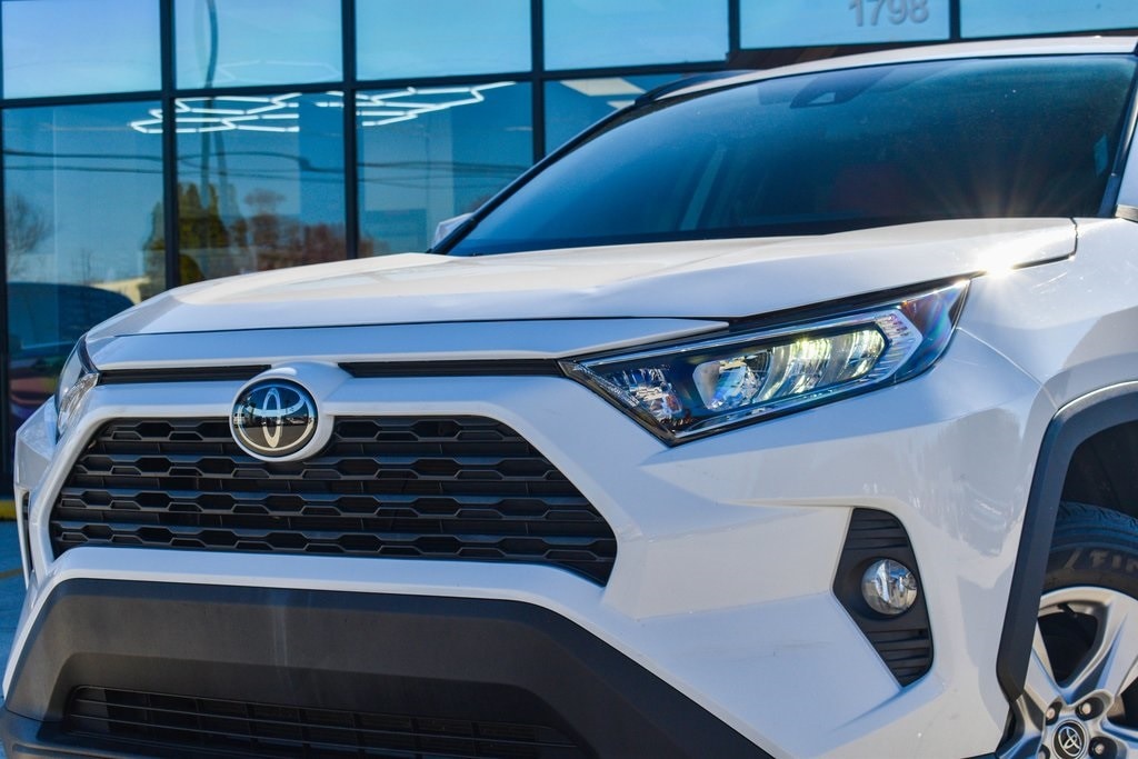 2021 Toyota RAV4 XLE's photo