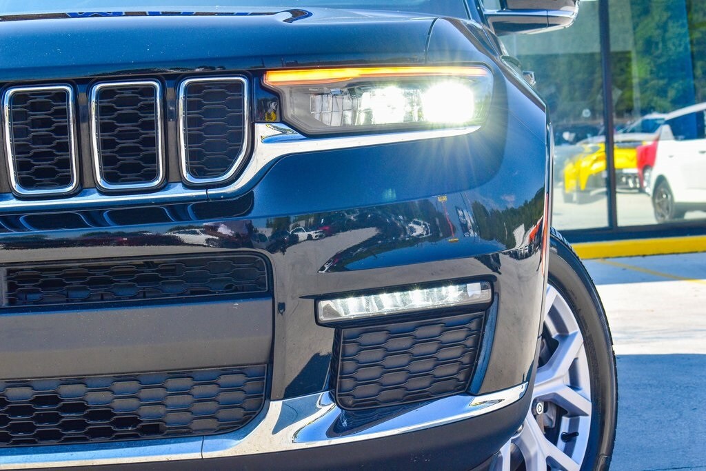2022 Jeep Grand Cherokee Limited photo 2