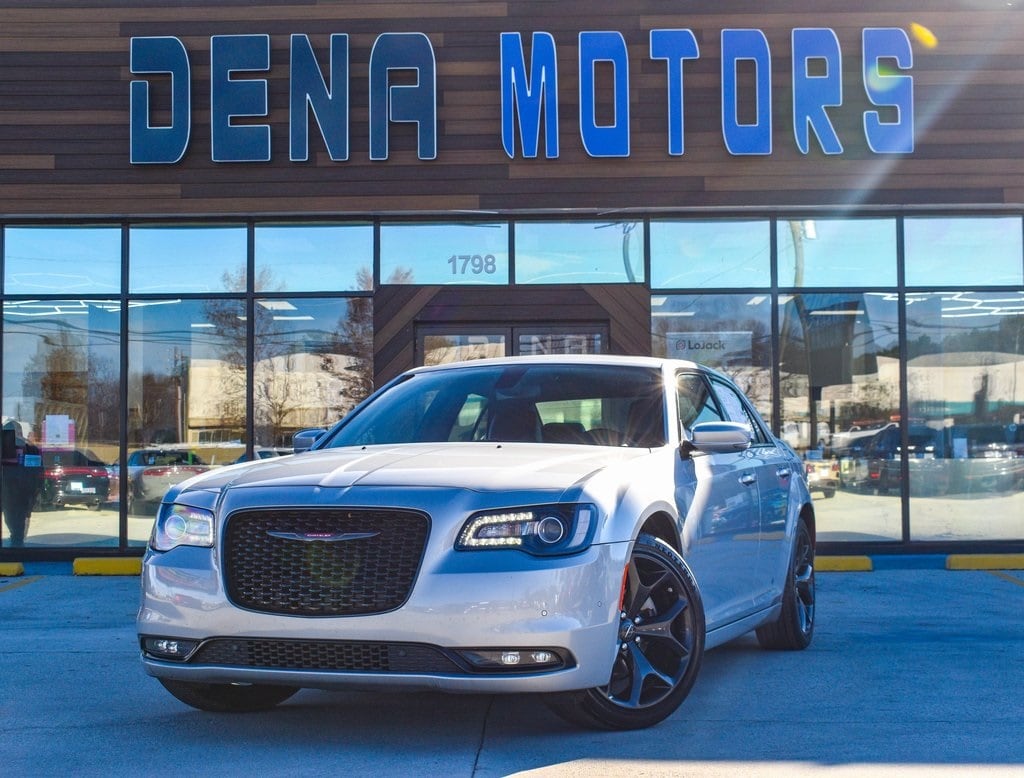 2023 Chrysler 300 S's photo