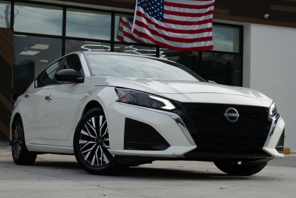 2025 Nissan Altima SV - Photo 7