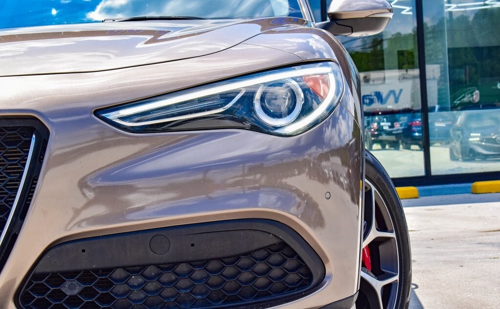 2019 Alfa Romeo Stelvio Ti photo 2
