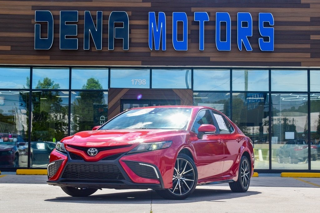 2022 Toyota Camry SE's photo