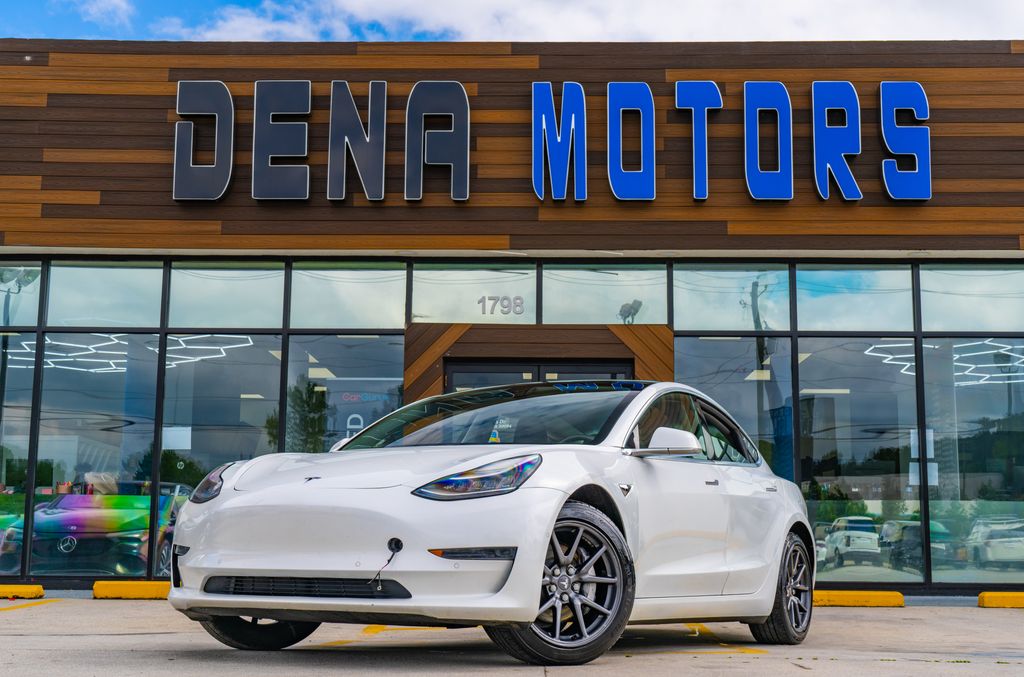 2020 Tesla Model 3 Standard Range Plus's photo
