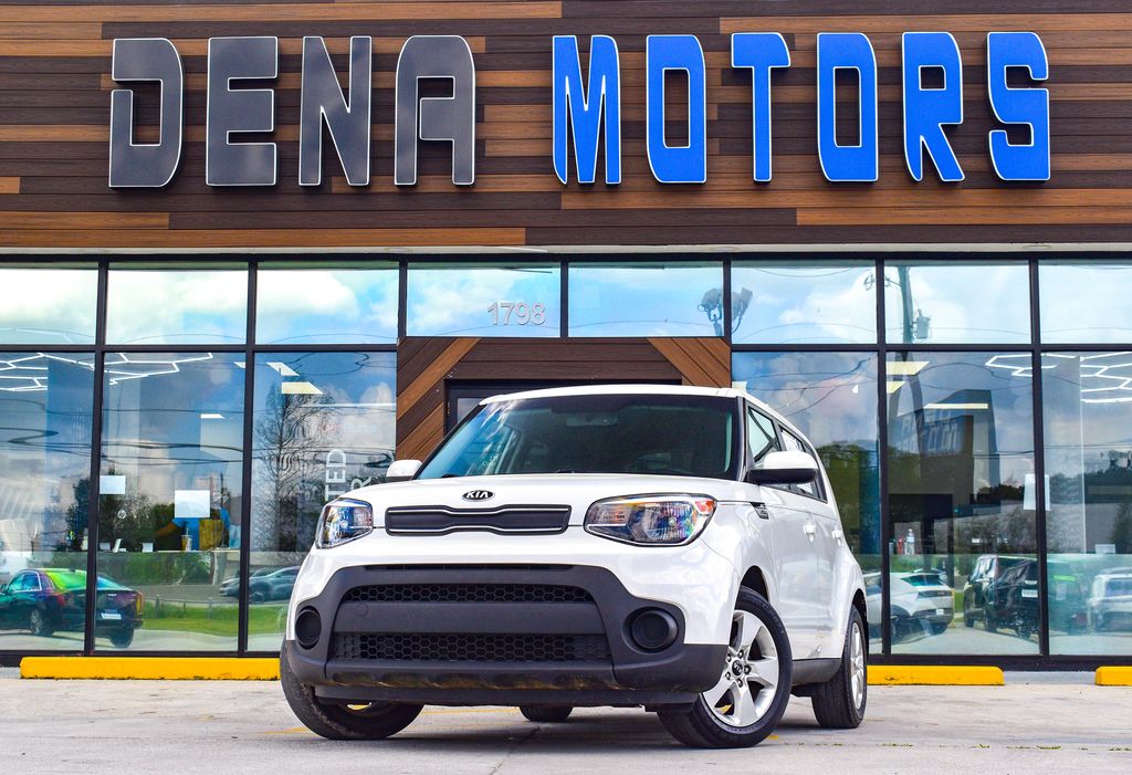 2017 Kia Soul 1.6L Base 6 M/T's photo