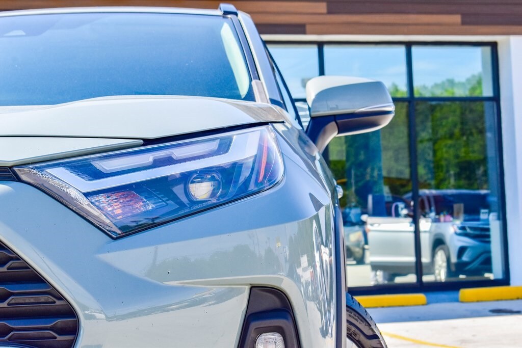 2022 Toyota RAV4 XLE Premium photo 4