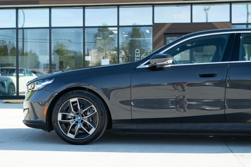 2025 BMW i5 40 - Photo 16