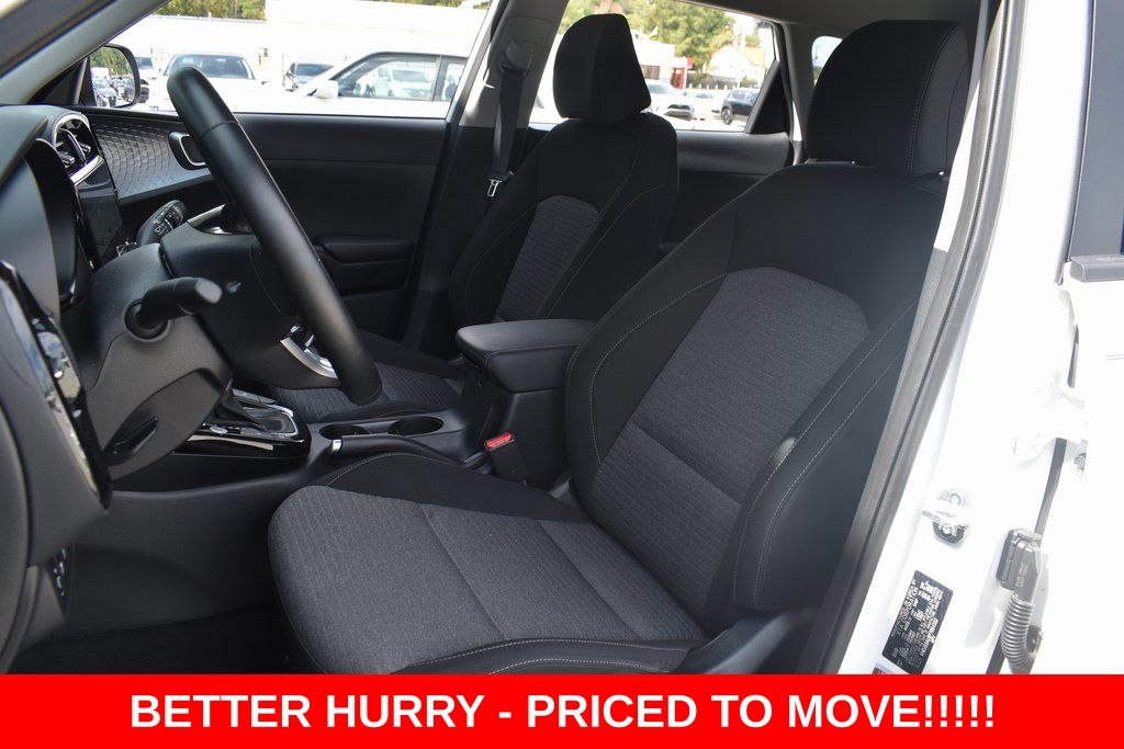 2023 Kia Soul EX - Photo 16