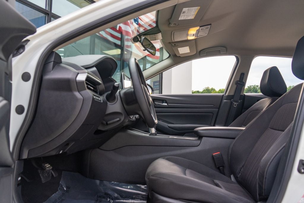 2025 Nissan Altima SV - Photo 37