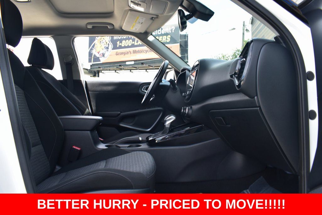 2023 Kia Soul EX - Photo 24