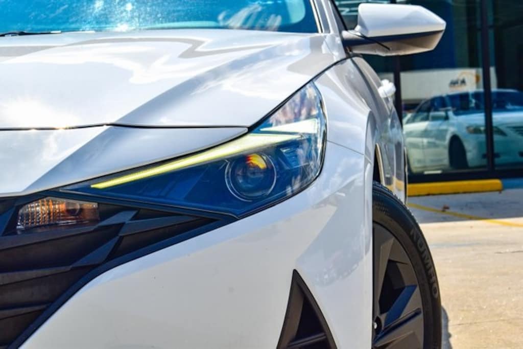 Used 2022 Hyundai Elantra Hybrid Blue Sedan