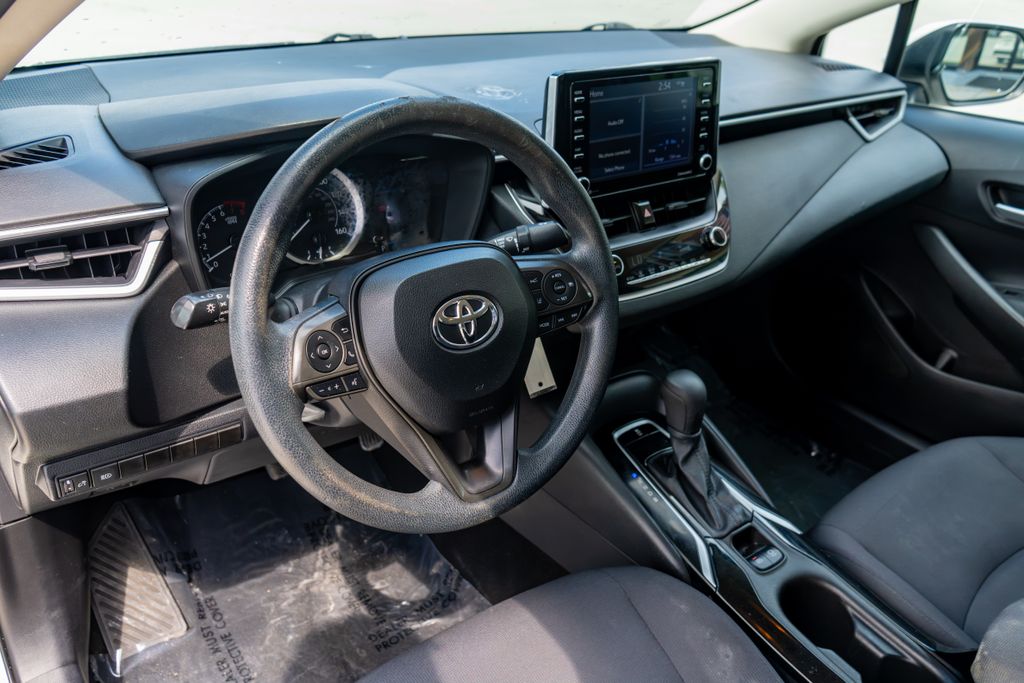 2021 Toyota Corolla LE - Photo 6