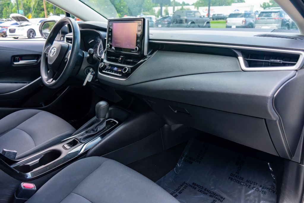 2021 Toyota Corolla LE - Photo 21