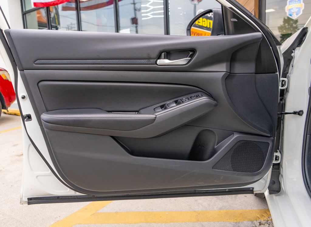 2025 Nissan Altima SV - Photo 33