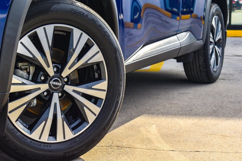 2023 Nissan Rogue SV photo 3