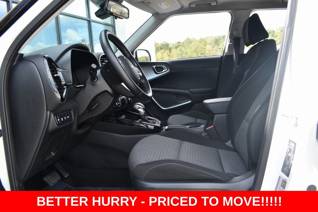 2023 Kia Soul EX - Photo 17