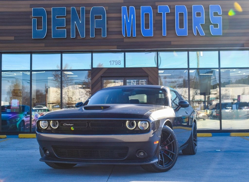 2020 Dodge Challenger R/T's photo
