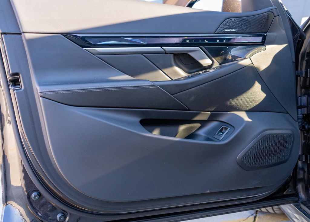 2025 BMW i5 40 - Photo 34