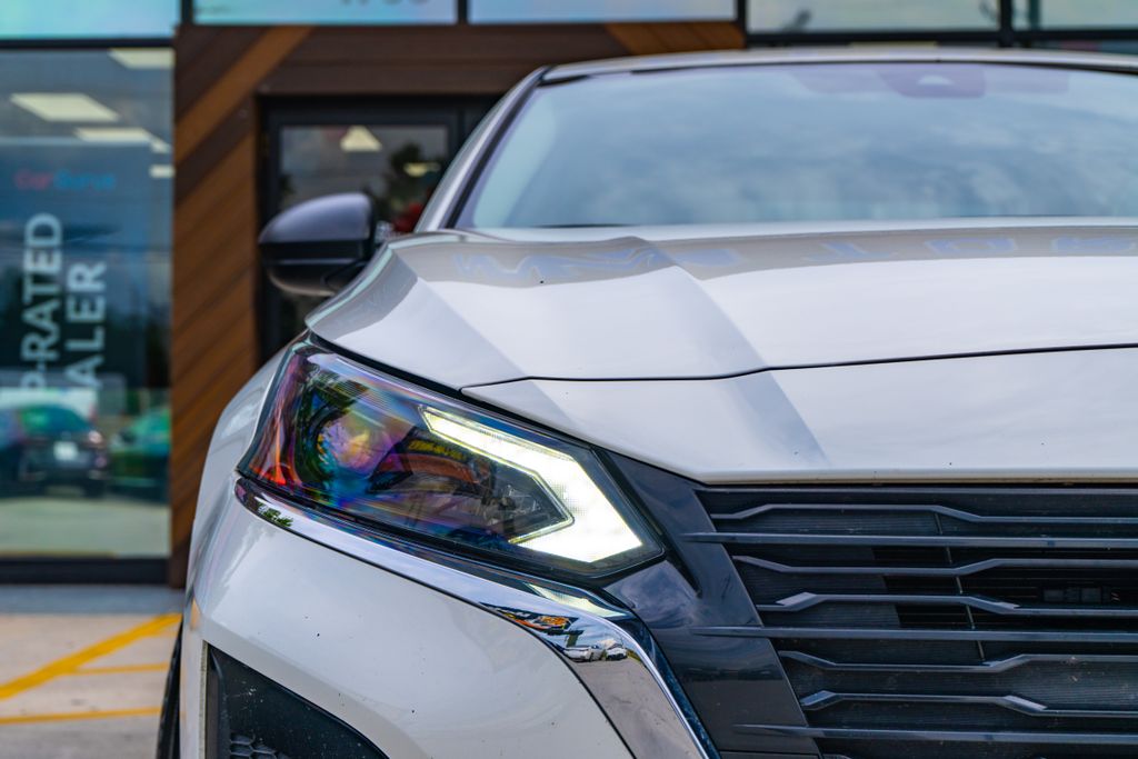 2025 Nissan Altima SV - Photo 9
