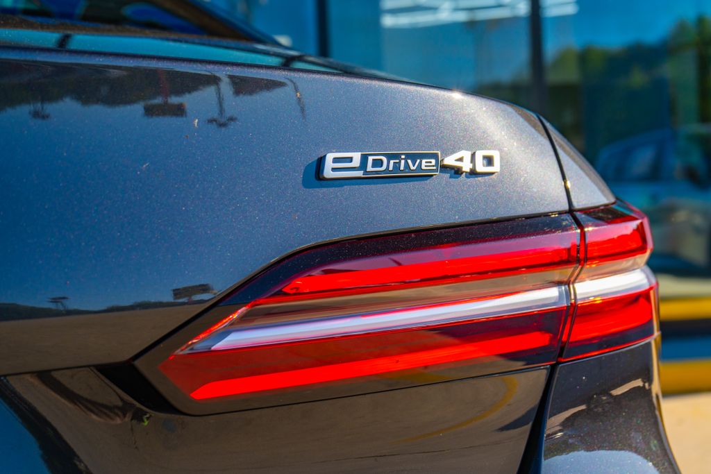 2025 BMW i5 40 - Photo 24