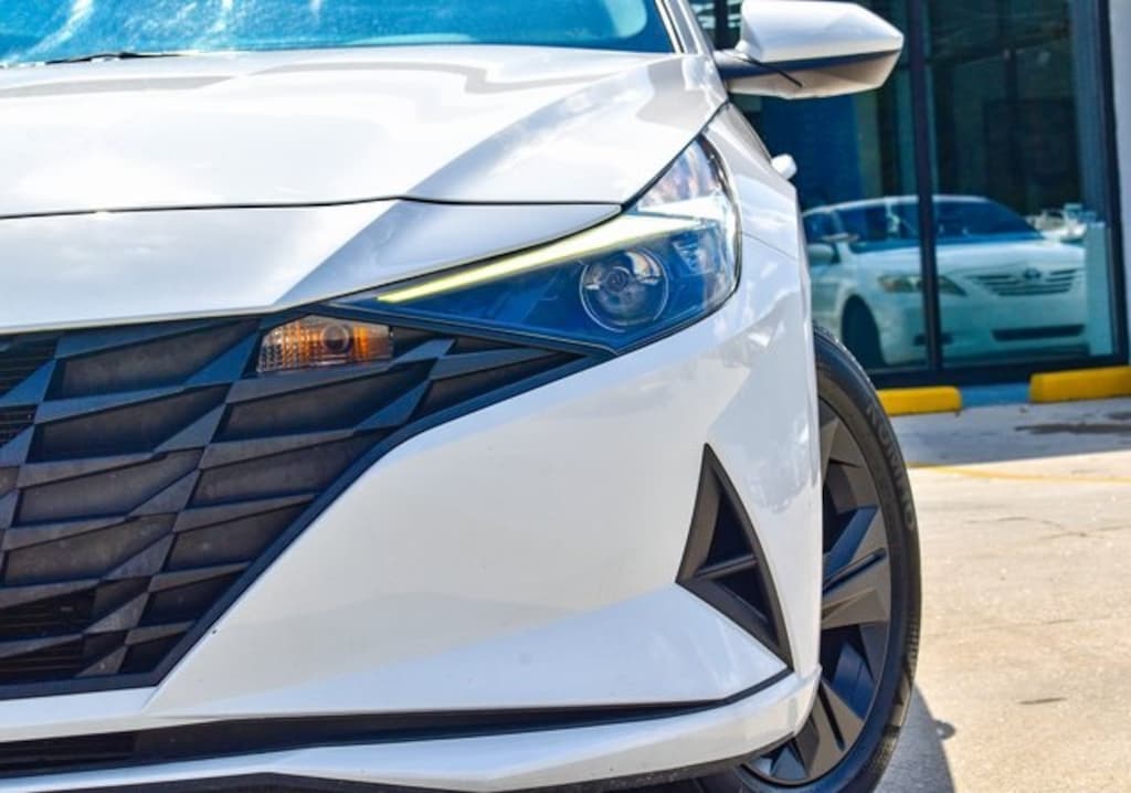 Used 2022 Hyundai Elantra Hybrid Blue Sedan