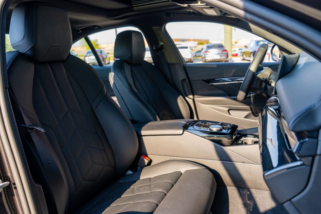 2025 BMW i5 40 - Photo 46
